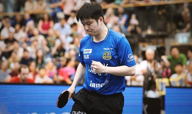 足球的世界 足球的世界