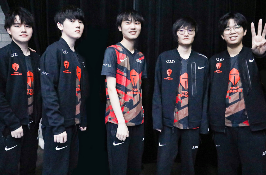 她一直在努 她一直在努